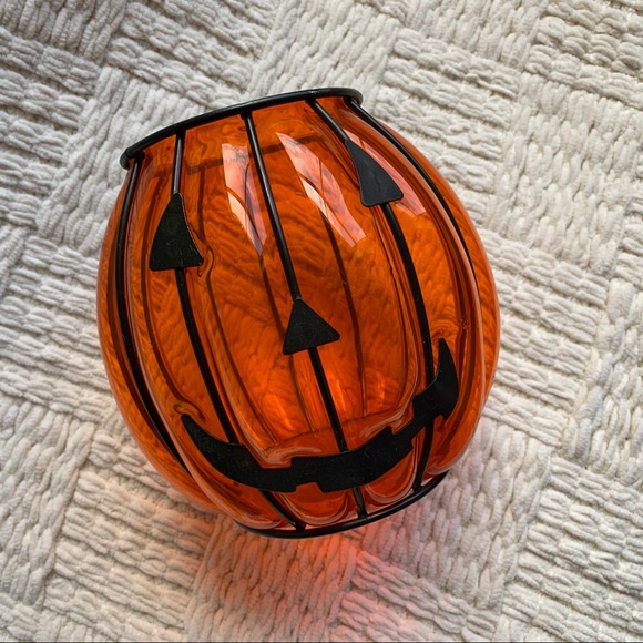 5 PIECE HALLOWEEN BUNDLE INCLUDES COLLECTORS ITEM - Picture 4 of 14